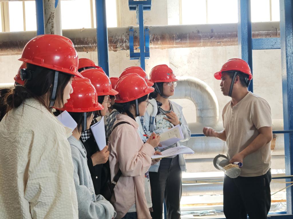 知行合一强本领 校友赋能助成长——现代造纸技术专业走进泰盛